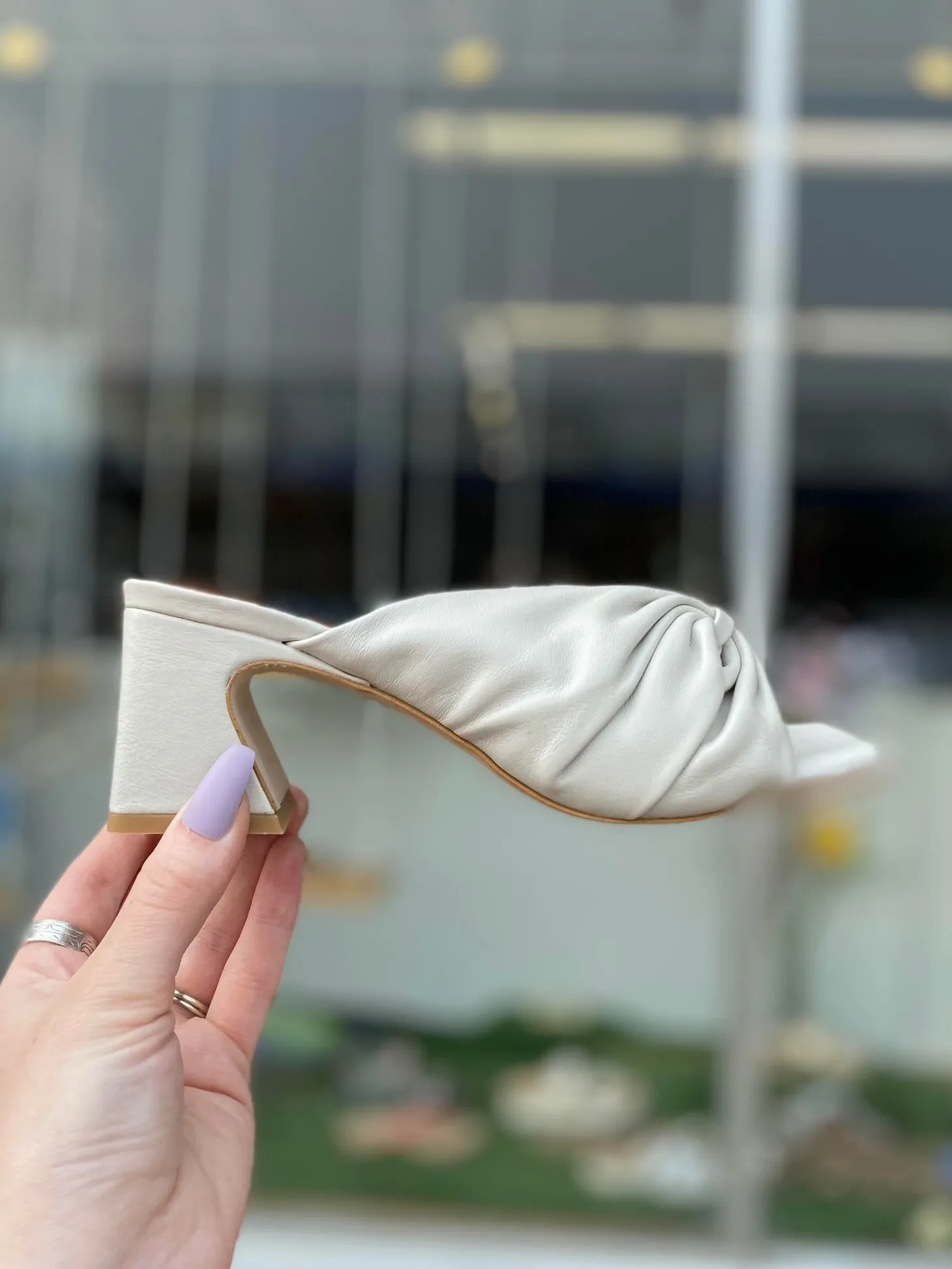 Angel Alarcon - Gala Mule - Beige