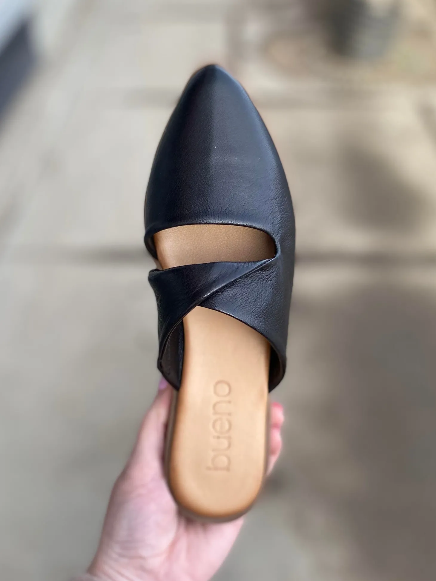 Bueno - Blakely - Black