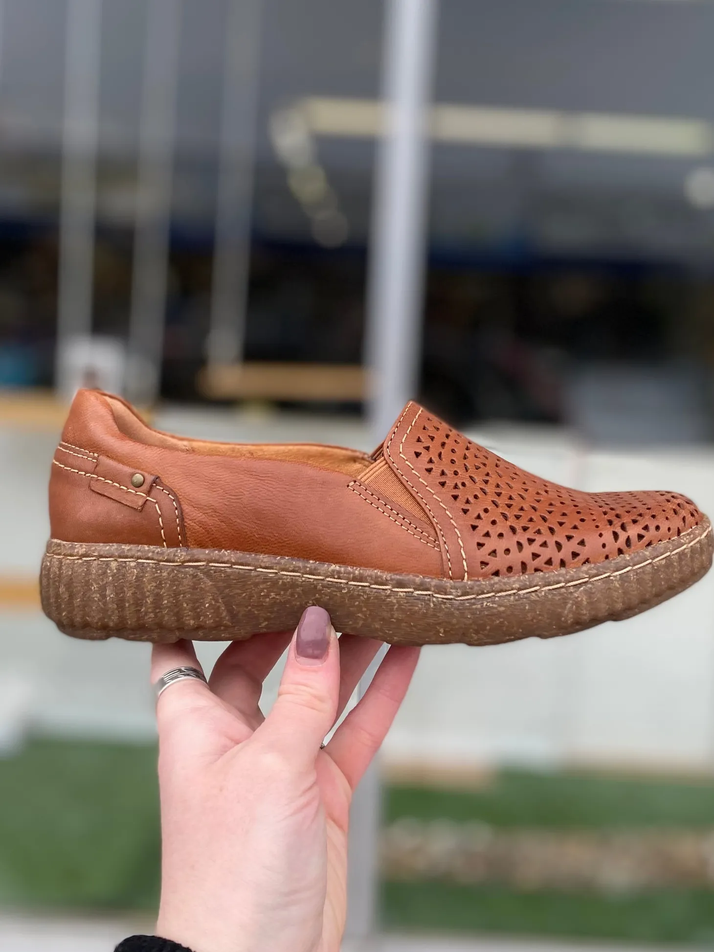 Clarks - Magnolia Aster - Light Tan