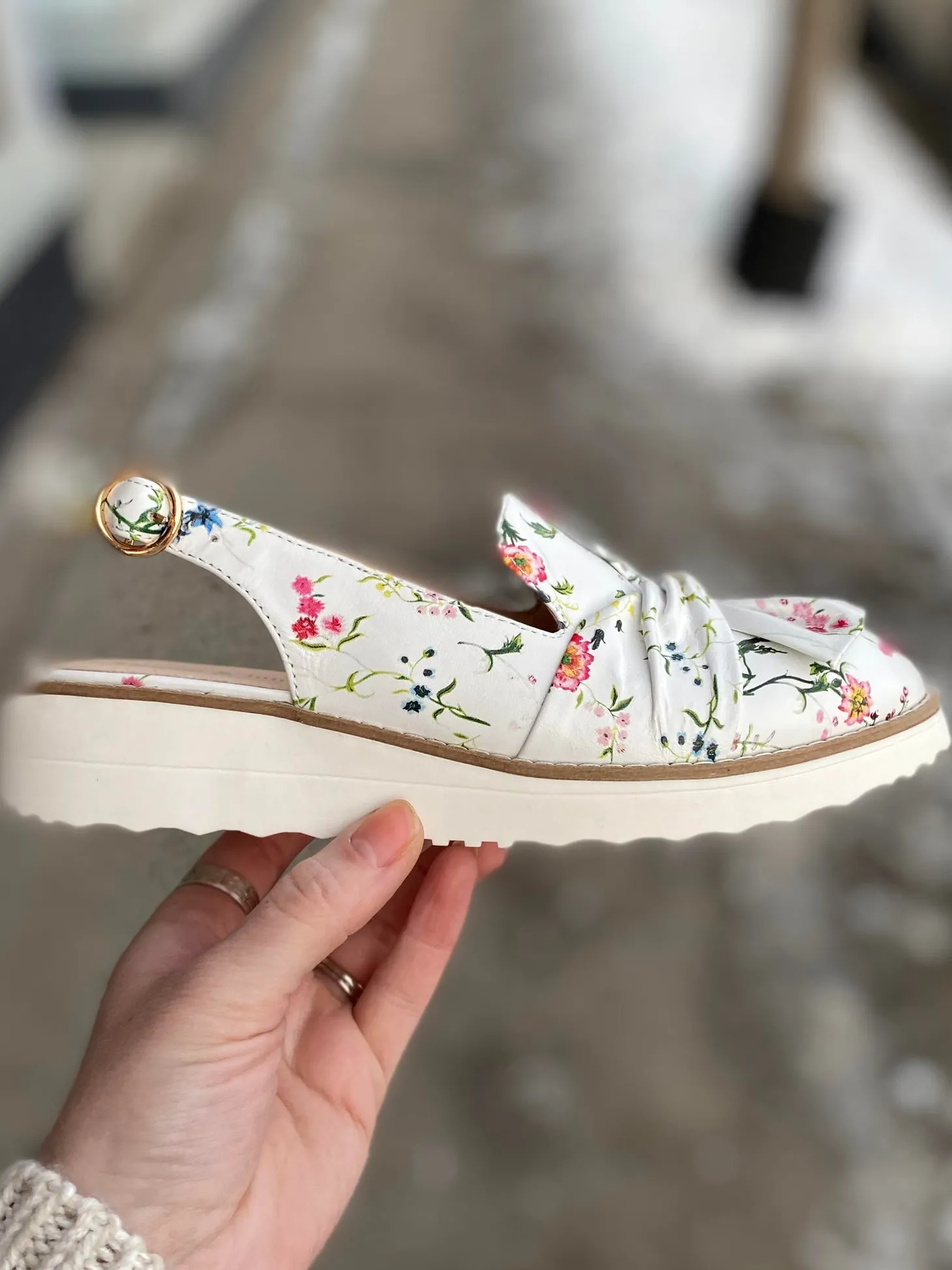 Django & Juliette - Olissas Sling - Off White Bouquet
