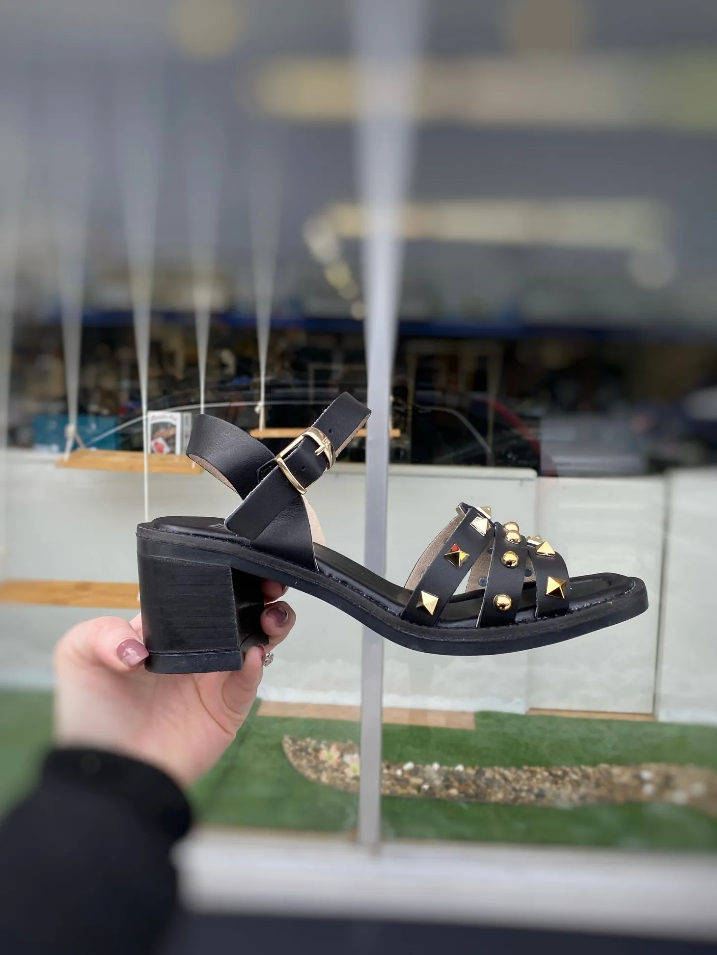 Dorking - Circus - Black