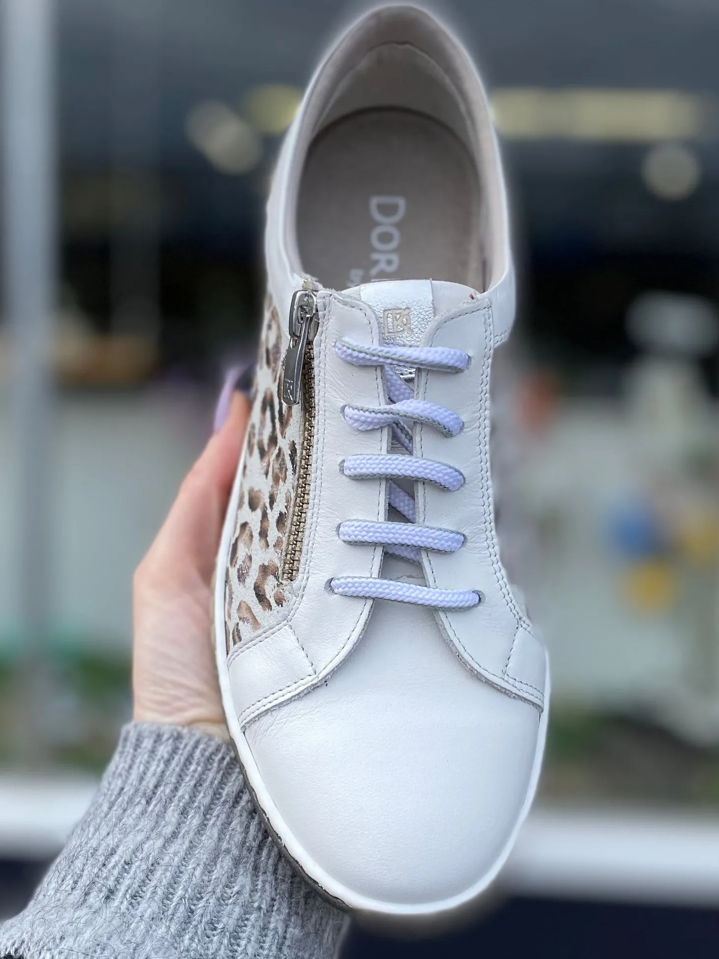 Dorking - Karen - White 2 Tone