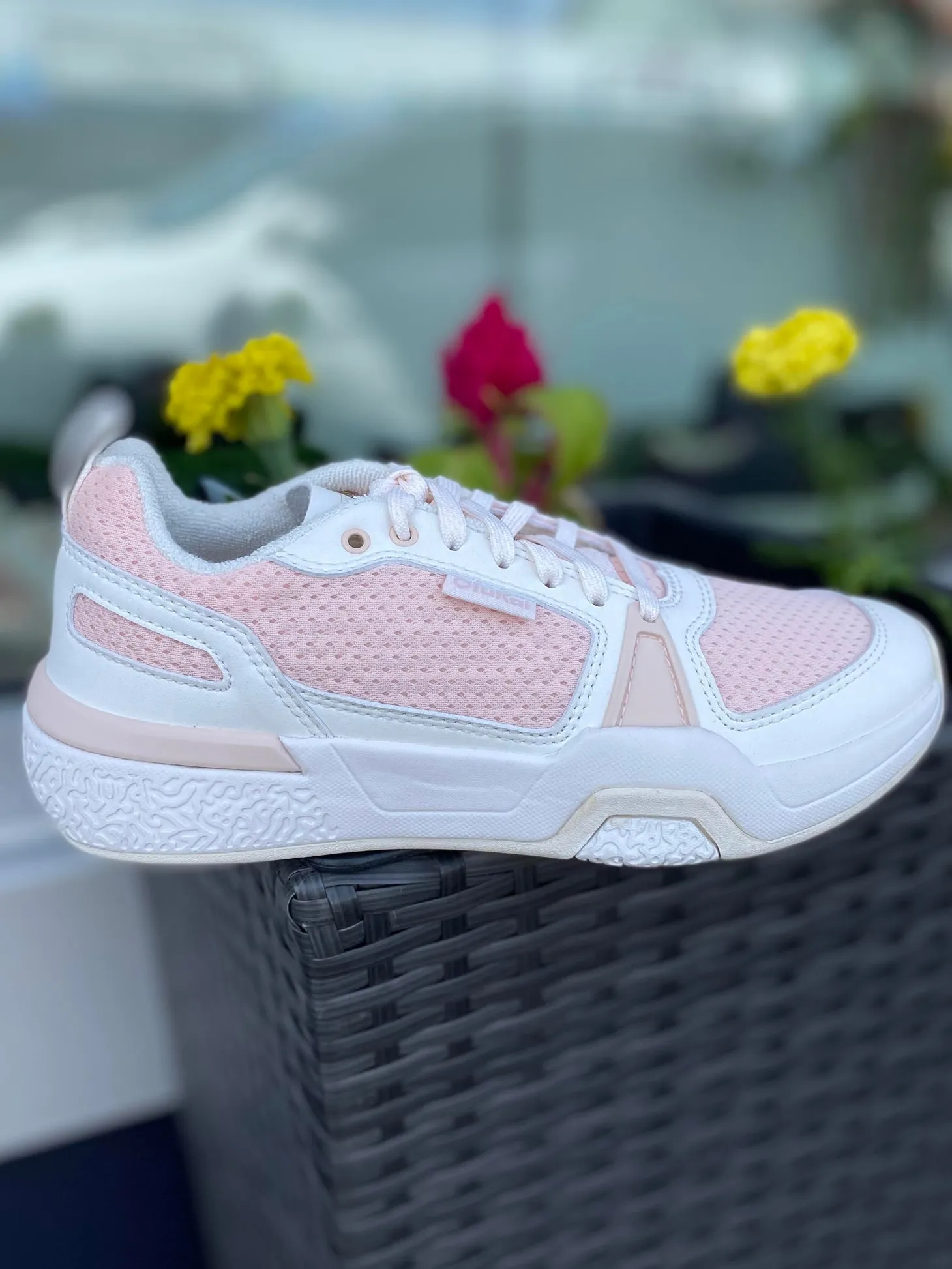 OluKai - Anau - Rose Dust / Bright White