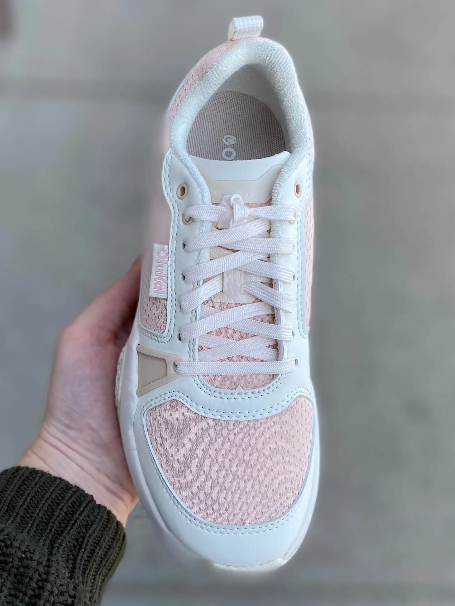 OluKai - Anau - Rose Dust / Bright White