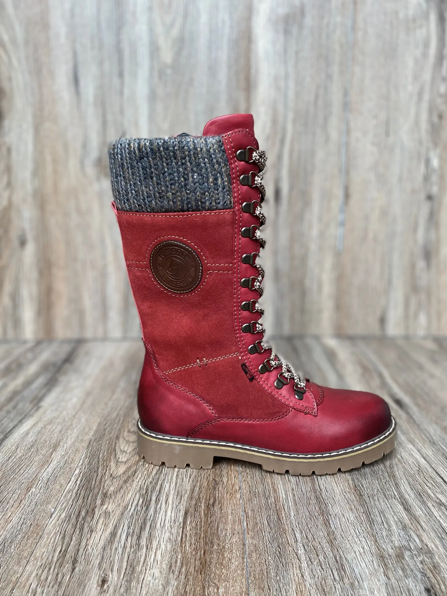 Remonte - Sarolta - Red